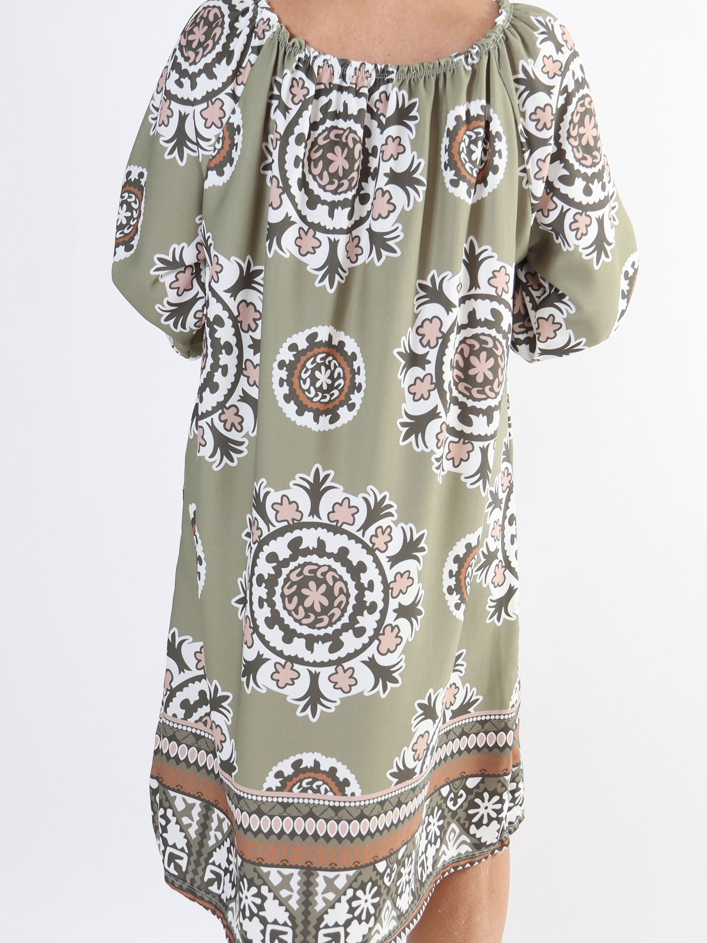 Paulina - Plus size langærmet kjole med elastik i udskæringen